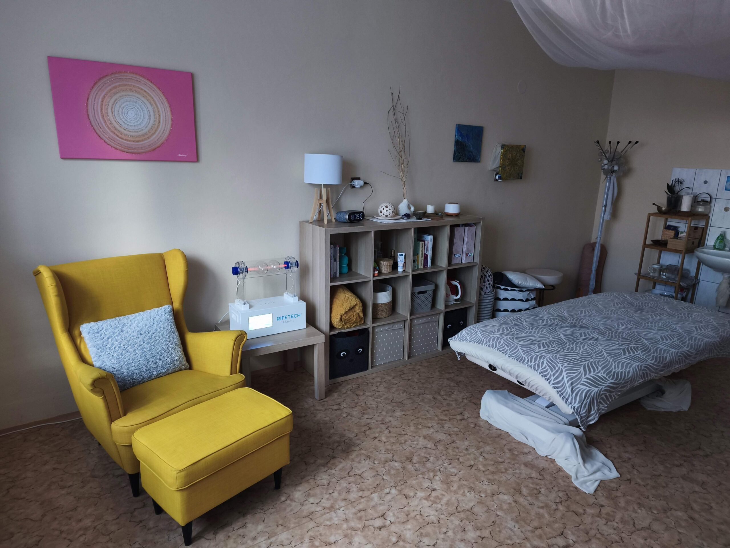 Jemná práce se zvukem, frekvencemi a biorezonancí pro podporu rovnováhy a vitality. Rožnov pod Radhoštěm a region Valašsko.